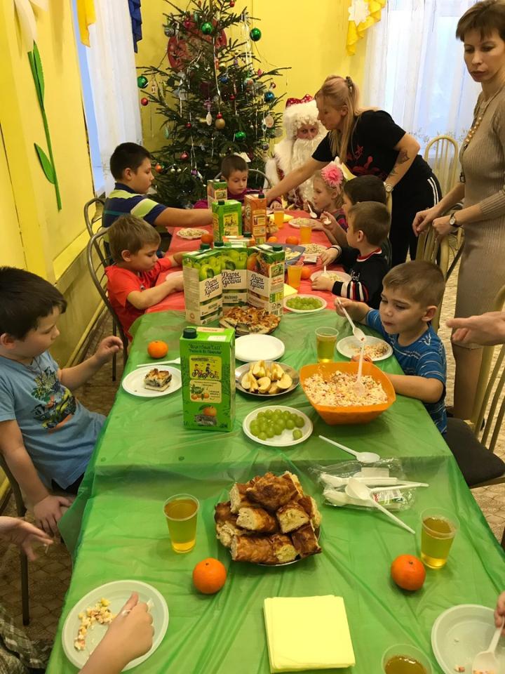 Новогодние праздники с детьми из детского приюта в Пожеревицах.