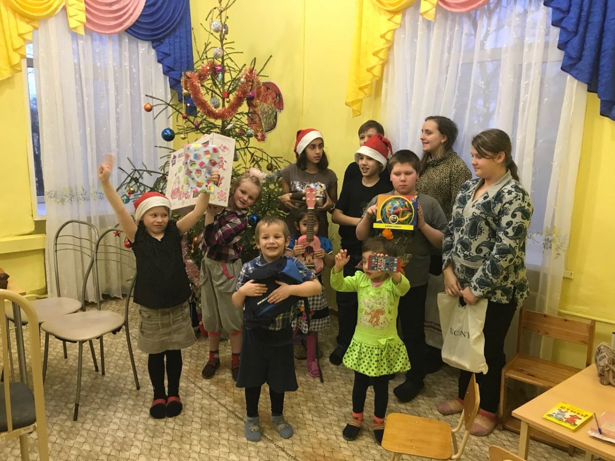 Празднование Нового Года с ребятами из детского приюта в Пожеревицах.