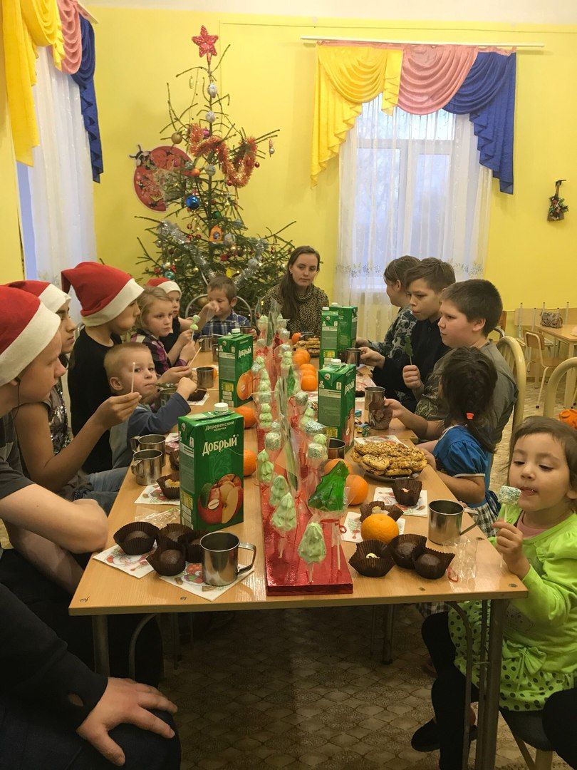 Празднование Нового Года с ребятами из детского приюта в Пожеревицах.
